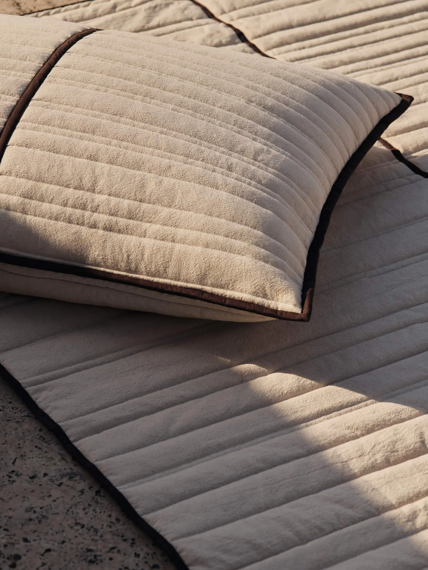 Coussin matelassé Vari 60x80 cm, Natural-dark chocolate Ferm Living