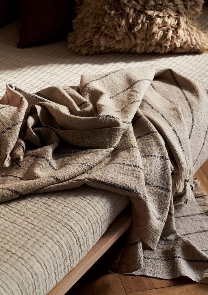 Couverture en laine Calm 120x180 cm, Camel/Noir Ferm Living
