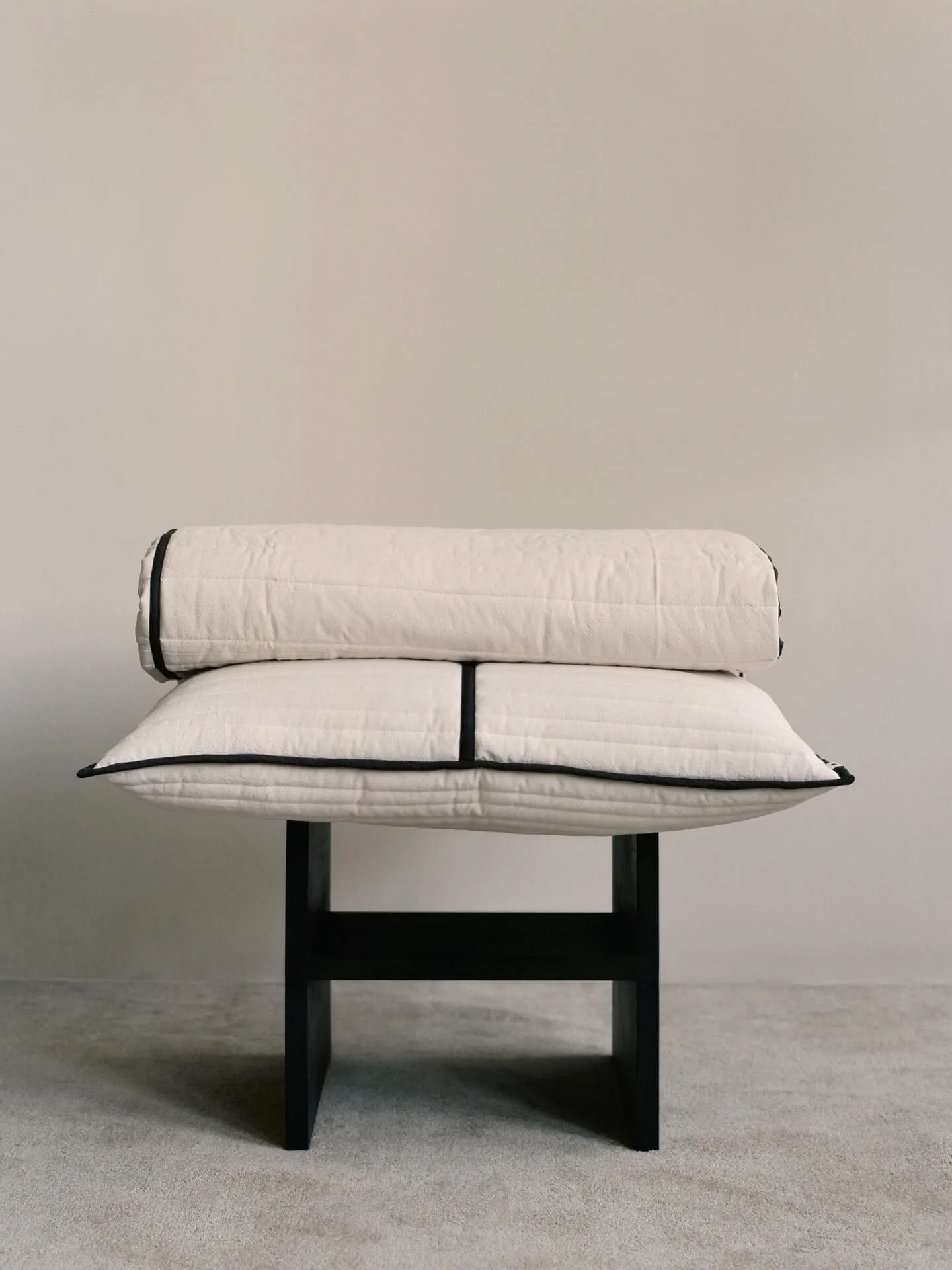 Couvre-lit matelassé Vari, Natural-dark chocolate, 260x180 cm Ferm Living