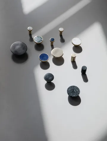 Crochet noir Hook laiton - Large Ø4,8 cm - Ferm Living