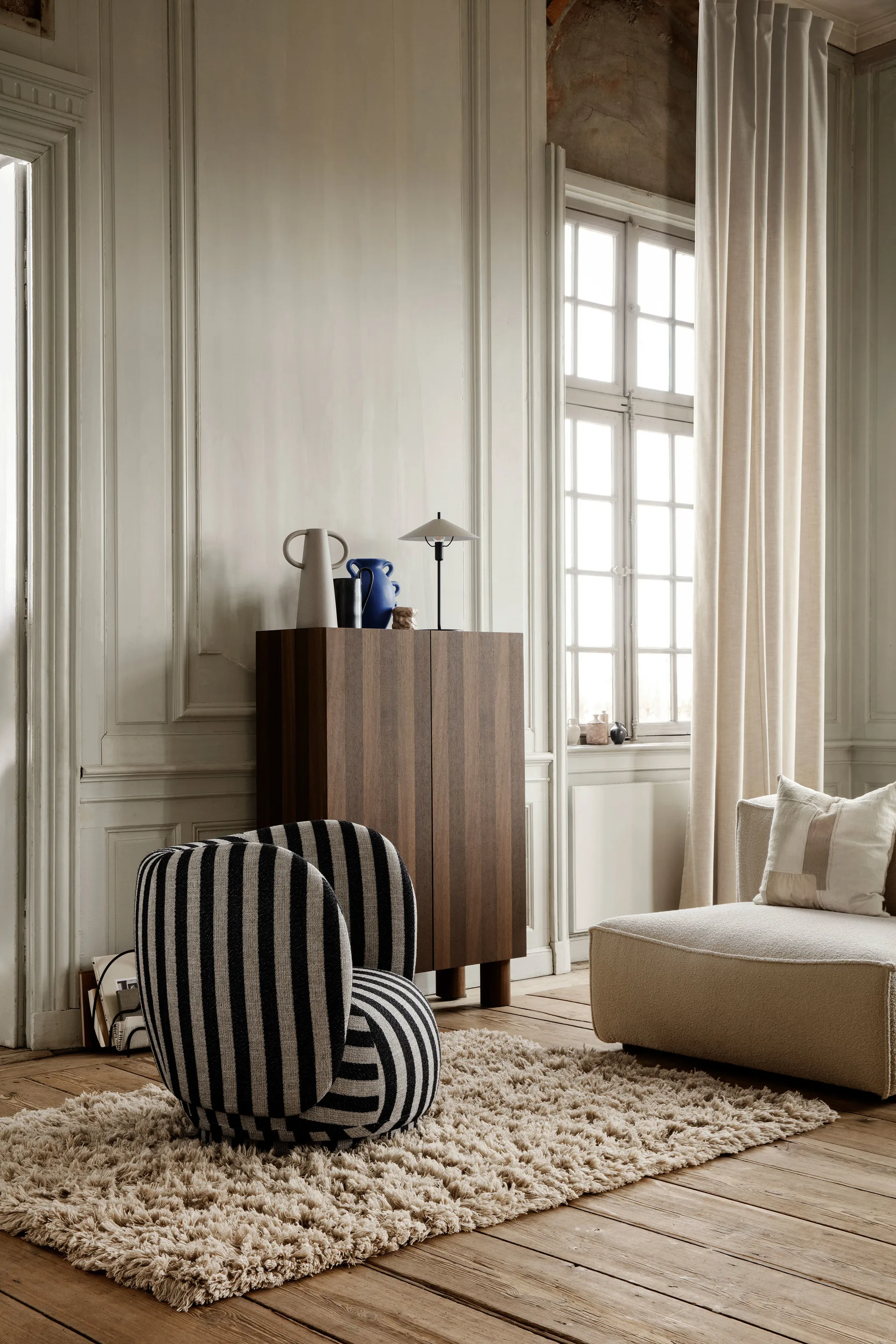 Fauteuil de salon Rico, Louisiana sable noir Ferm Living