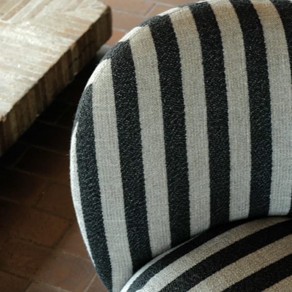 Fauteuil Rico lounge chair, Louisiana sable noir Ferm Living
