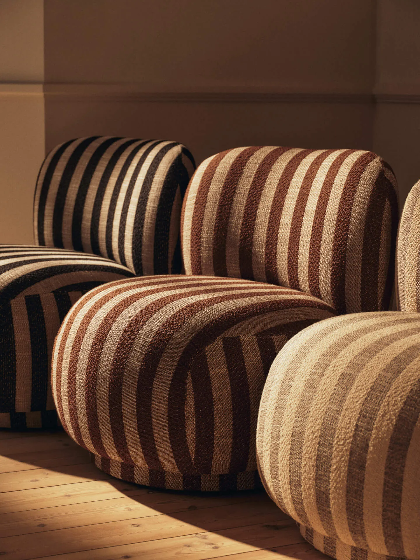 Fauteuil Rico lounge chair piccolo, Louisiana, Sand-chocolate Ferm Living