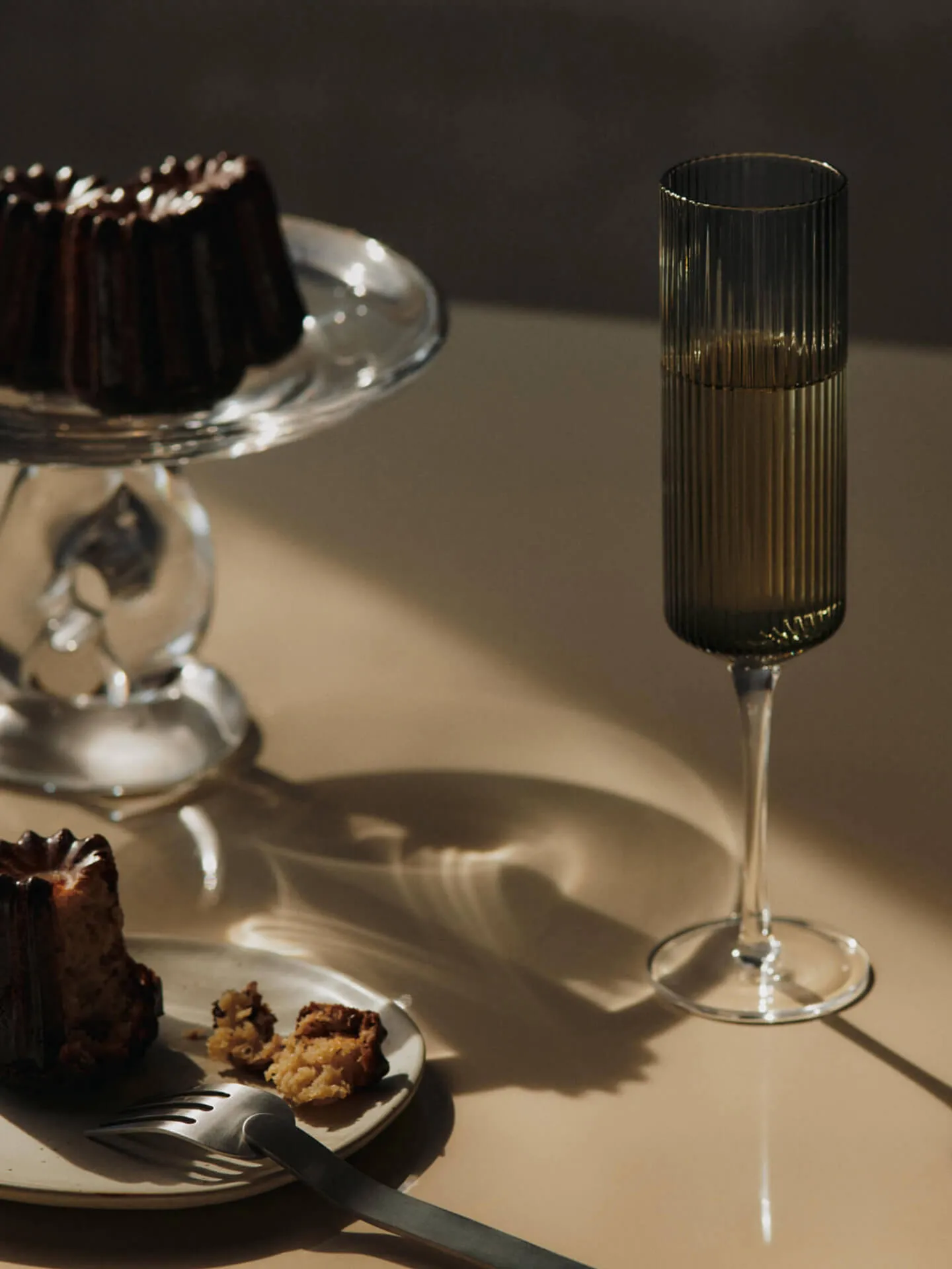 Flûtes à champagne Ripple 15 cl, 2 pièces, Smoked Grey Ferm Living