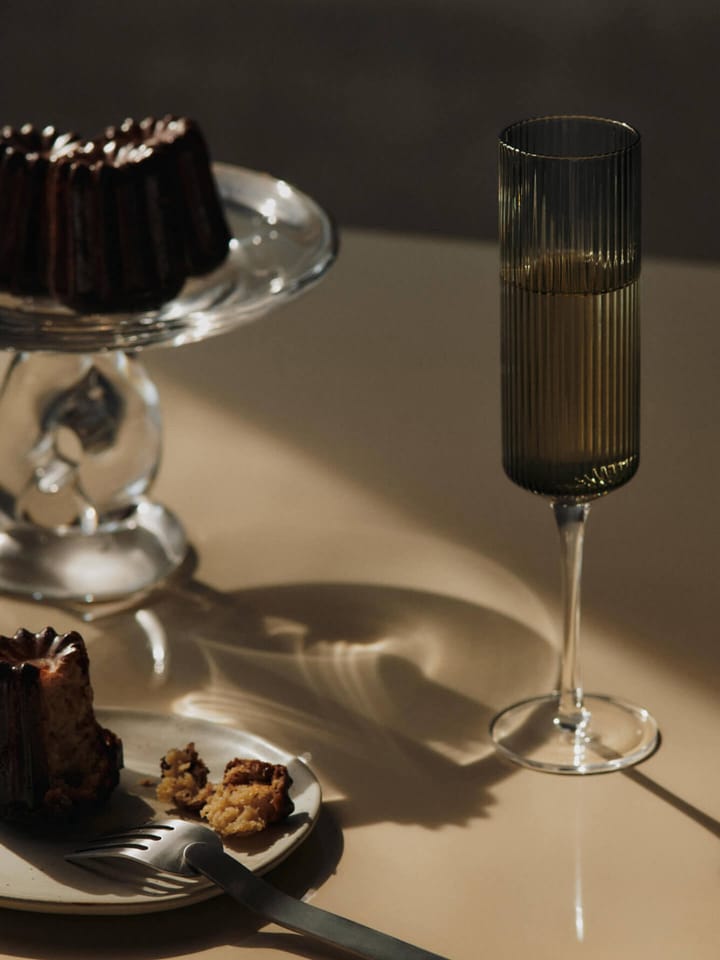 Flûtes à champagne Ripple 15 cl, 2 pièces, Smoked Grey Ferm Living