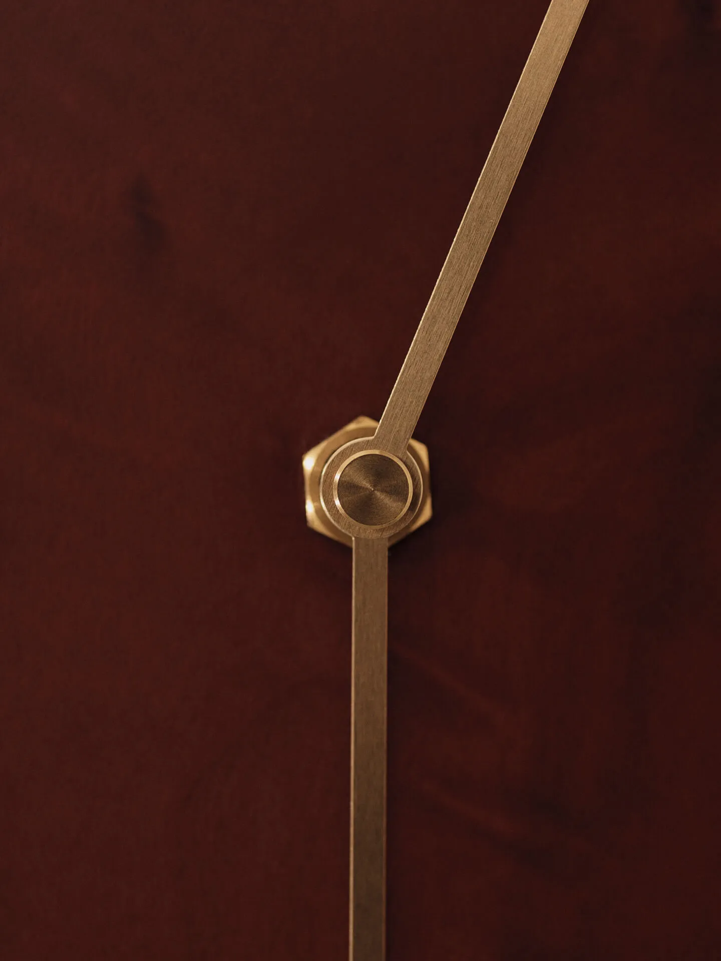 Horloge murale Melt 28x33 cm, Dark stained burl Ferm Living