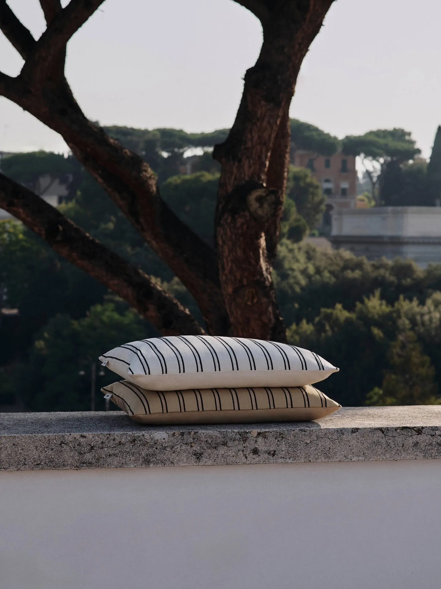 Housse de coussin Twill 40x60 cm, Off-white-black Ferm Living