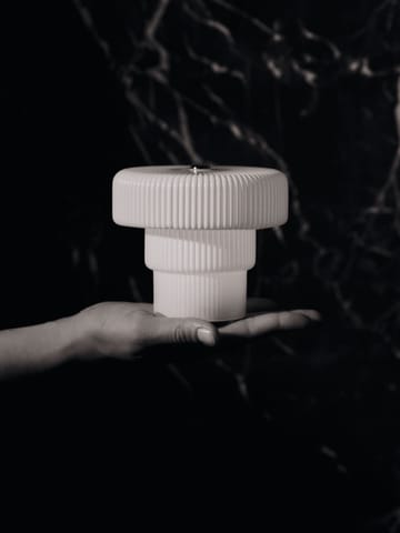 Lampe de table portable Ripple 10 cm - White - Ferm Living
