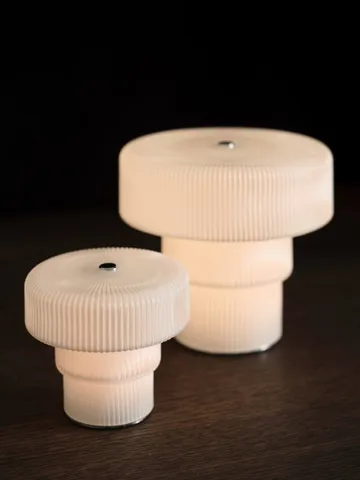 Lampe de table portable Ripple - Blanc, 16,5 cm - Ferm Living