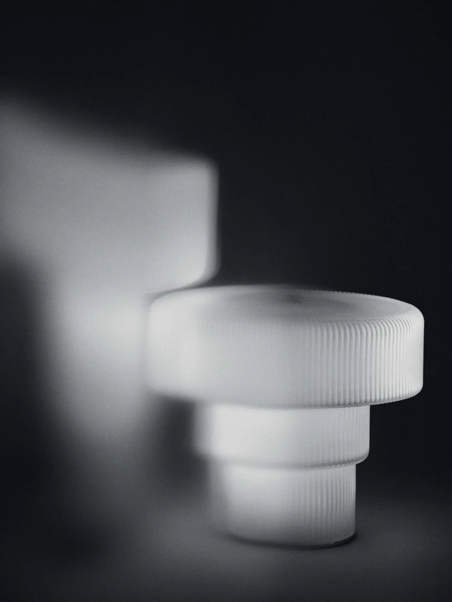 Lampe de table portable Ripple, Blanc, 16,5 cm Ferm Living