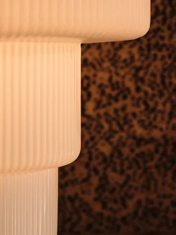 Lampe de table Ripple - White, Ø28x28 cm - Ferm Living