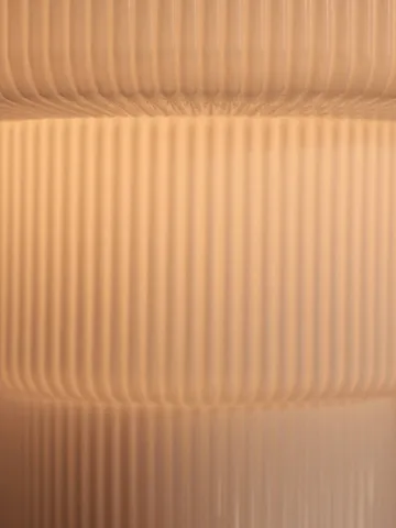 Lampe de table Ripple - White, Ø28x28 cm - Ferm Living