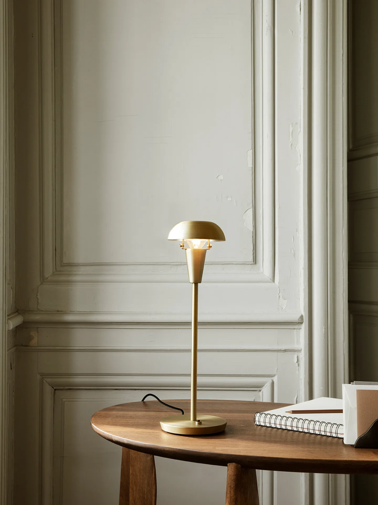 Lampe de table Tiny 42,2 cm, Laiton Ferm Living