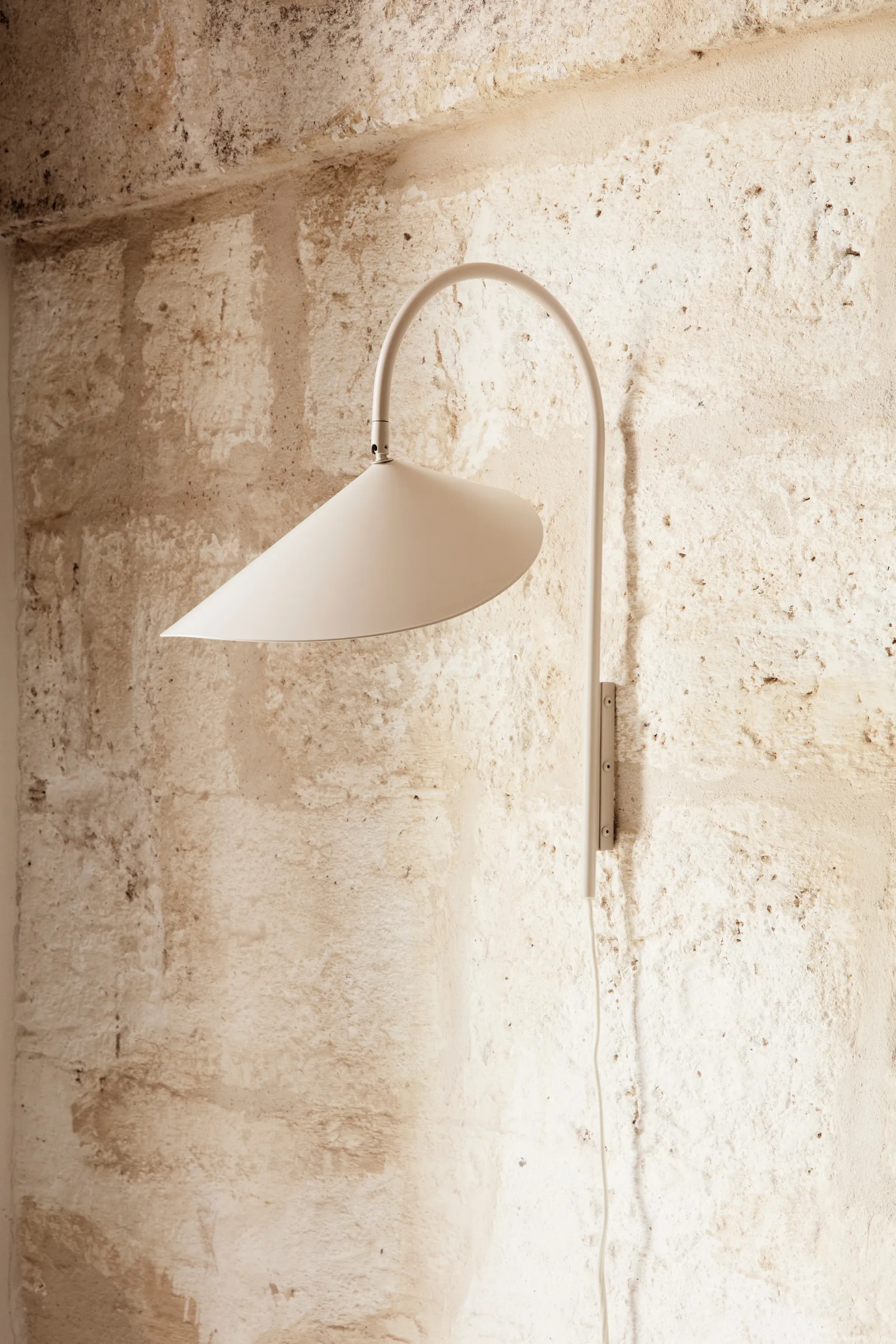 Lampe murale Arum swivel, Cashmere Ferm Living