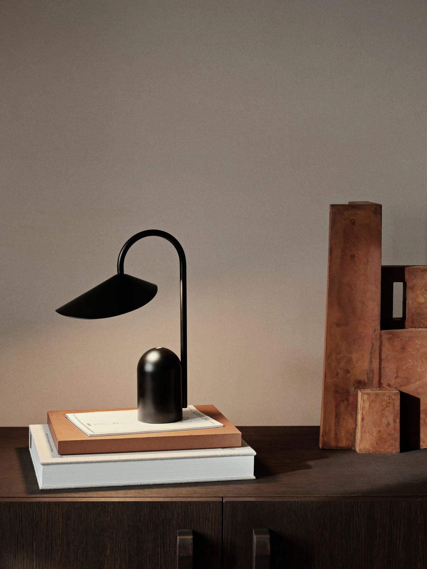 Lampe portable Arum, Black Ferm Living
