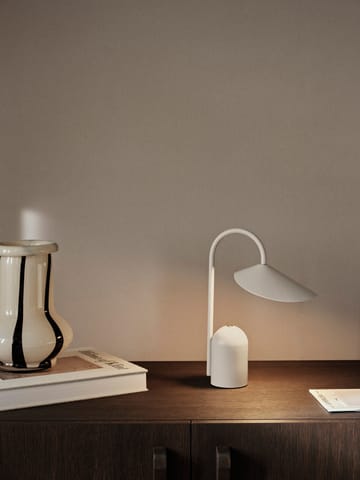 Lampe portable Arum - Cashmere - ferm LIVING