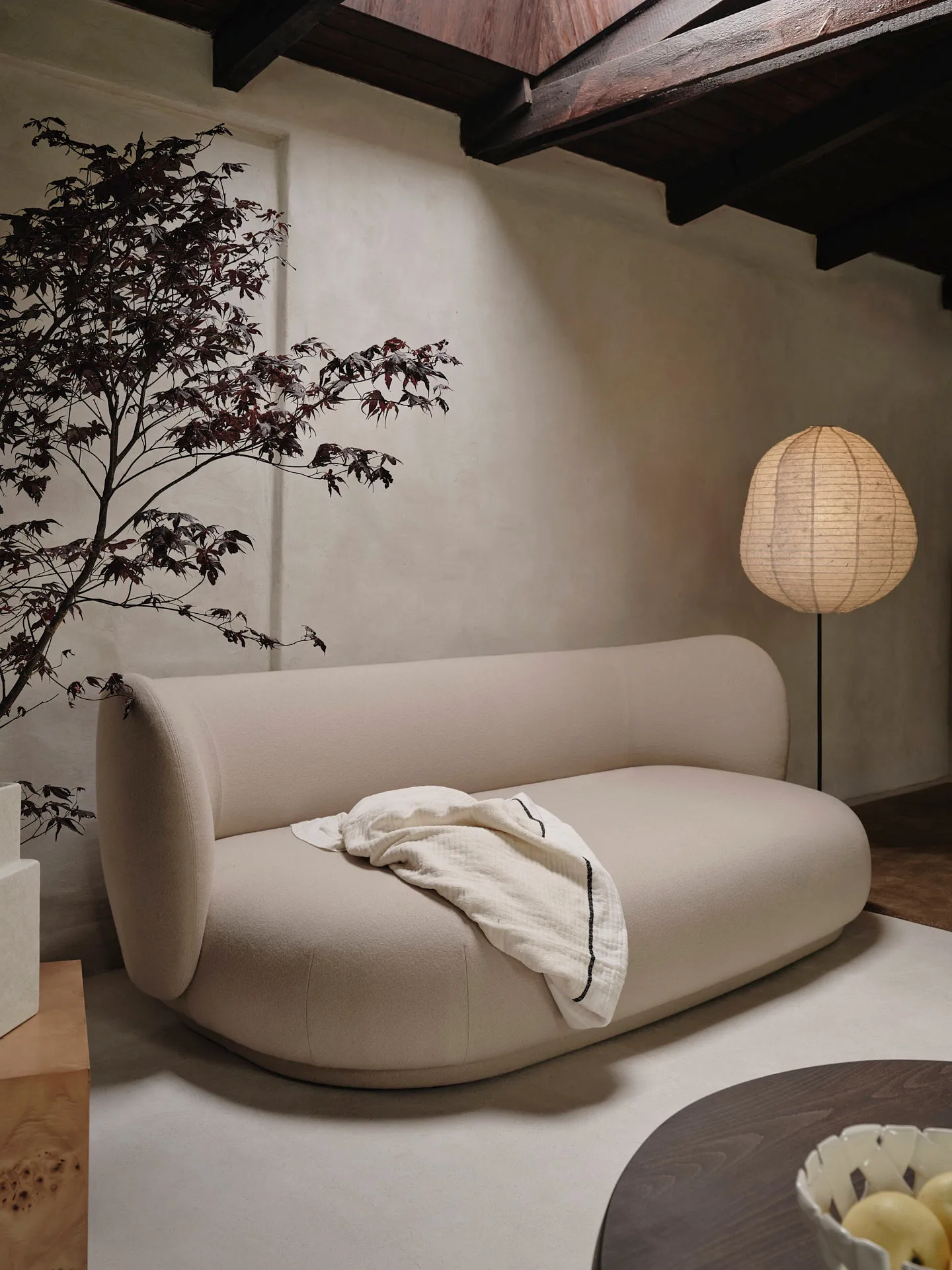 Lampe sur pied Kurbis high, Natural-black Ferm Living