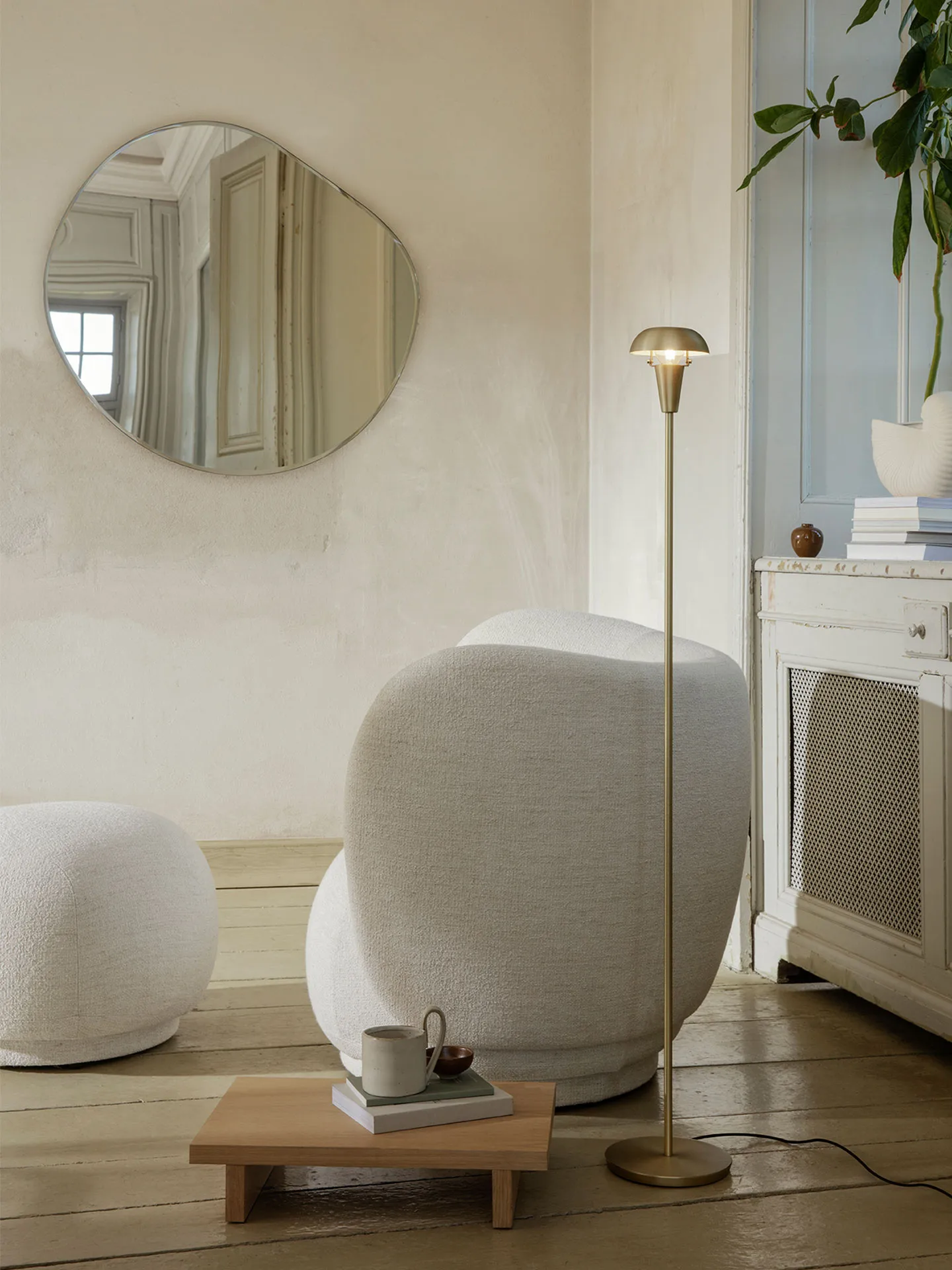 Lampe sur pied Tiny 124,2 cm, Laiton Ferm Living