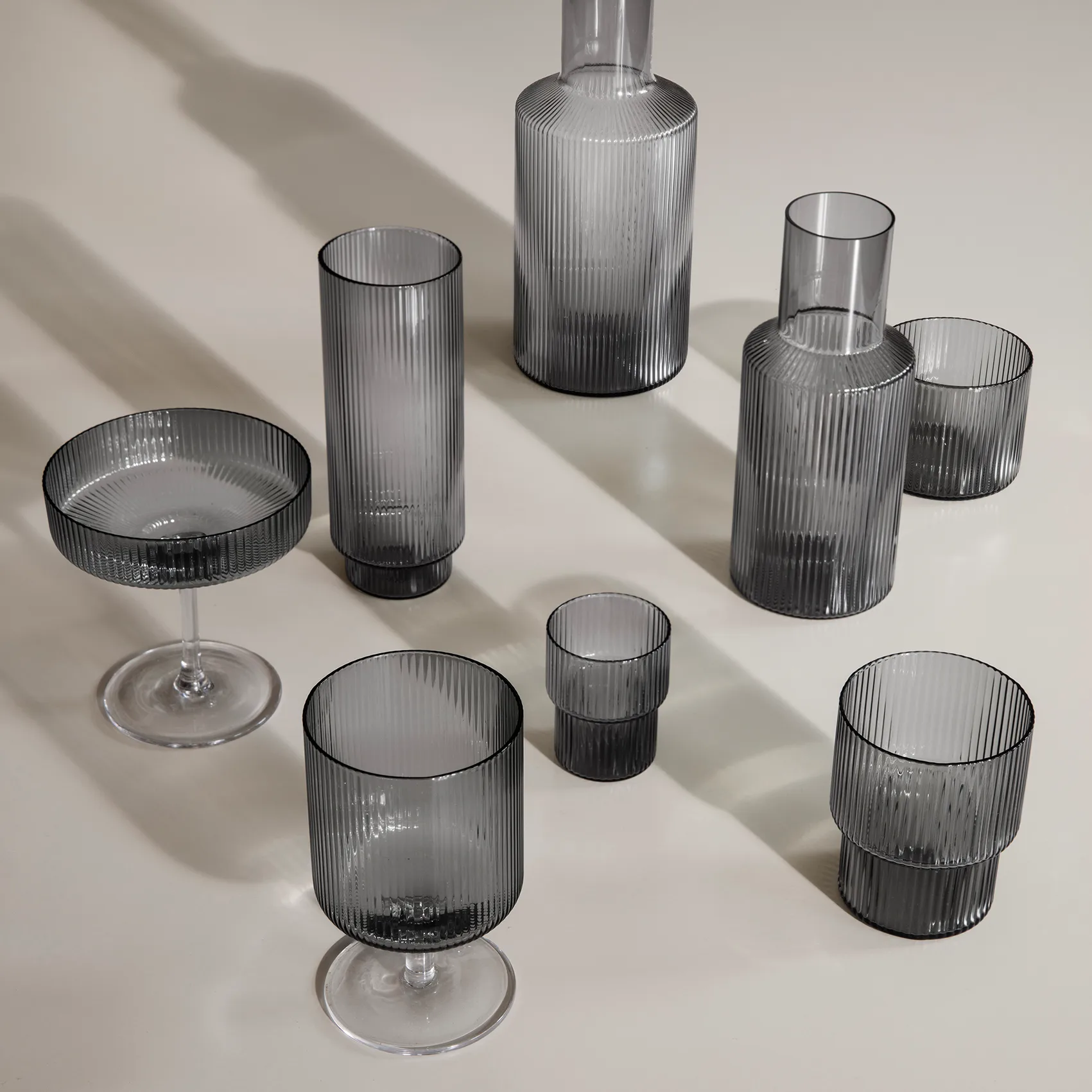 Lot de 4 Verres à long drink Ripple, smoked grey Ferm Living