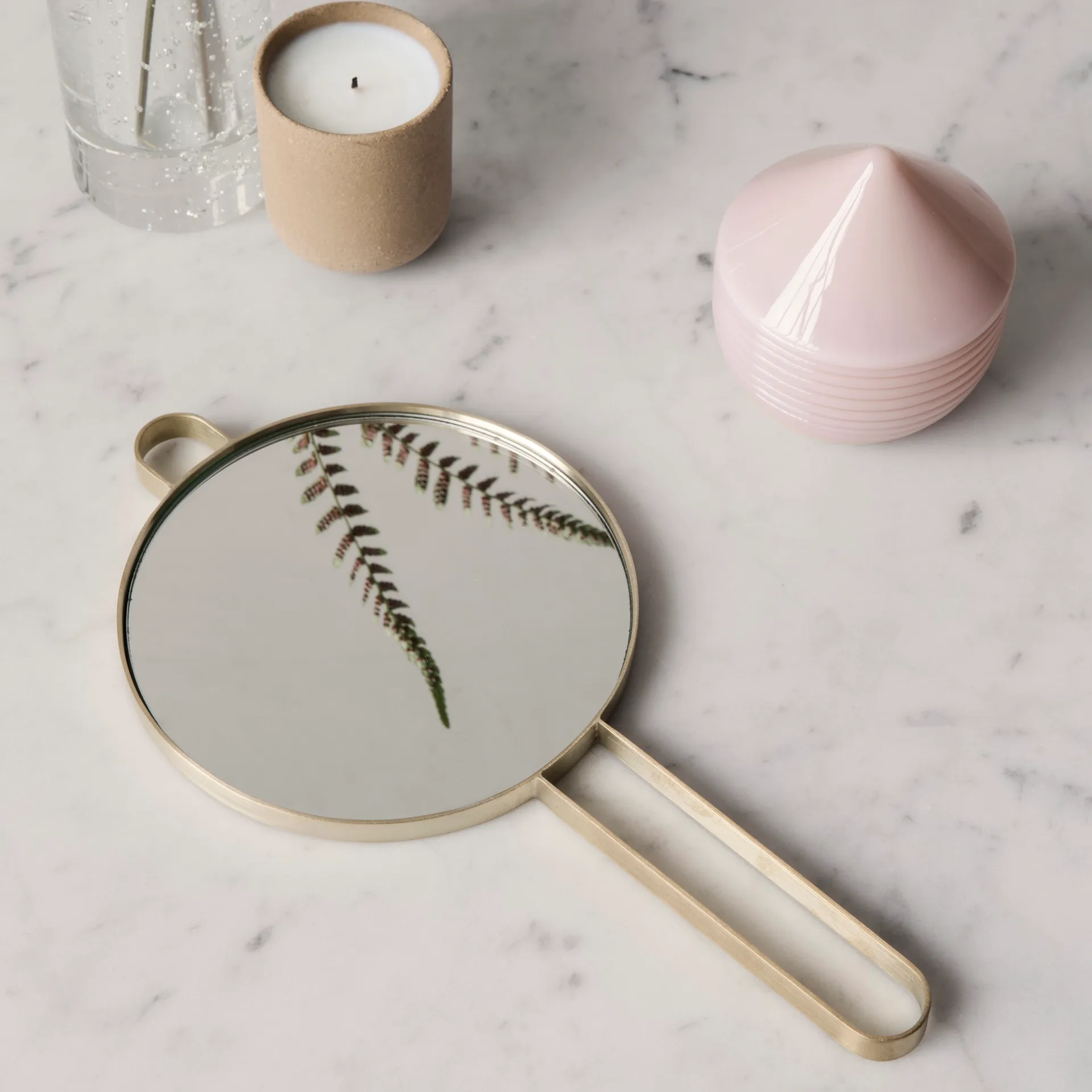 Miroir à main Poise, laiton Ferm Living
