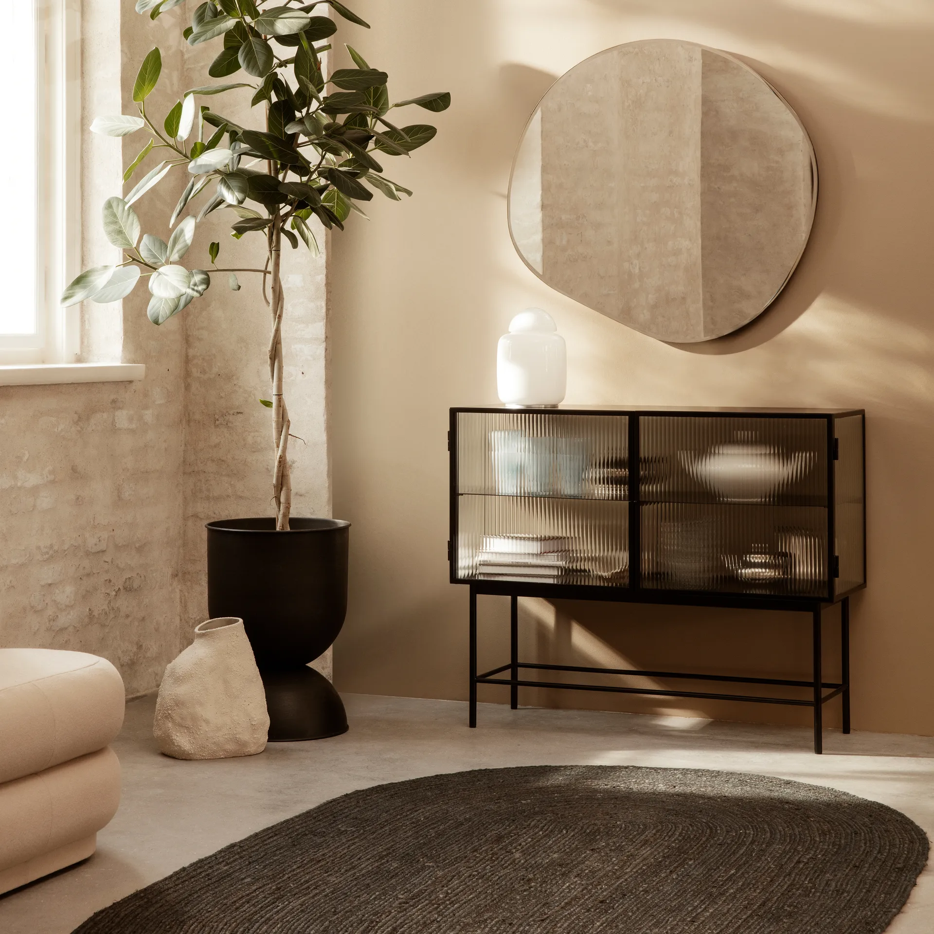 Miroir Pond extra large, brass Ferm Living