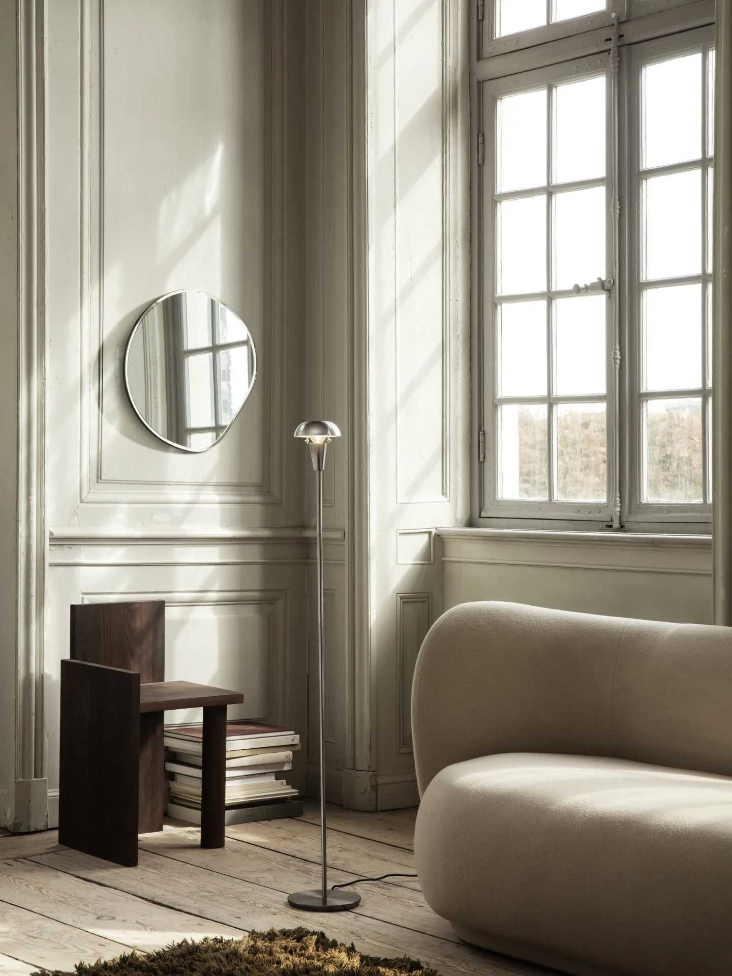 Miroir Pond, Small dark chrome Ferm Living