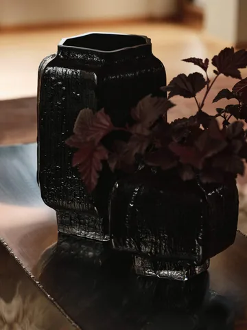 Mokuri vase - Noir, 25 cm - Ferm Living