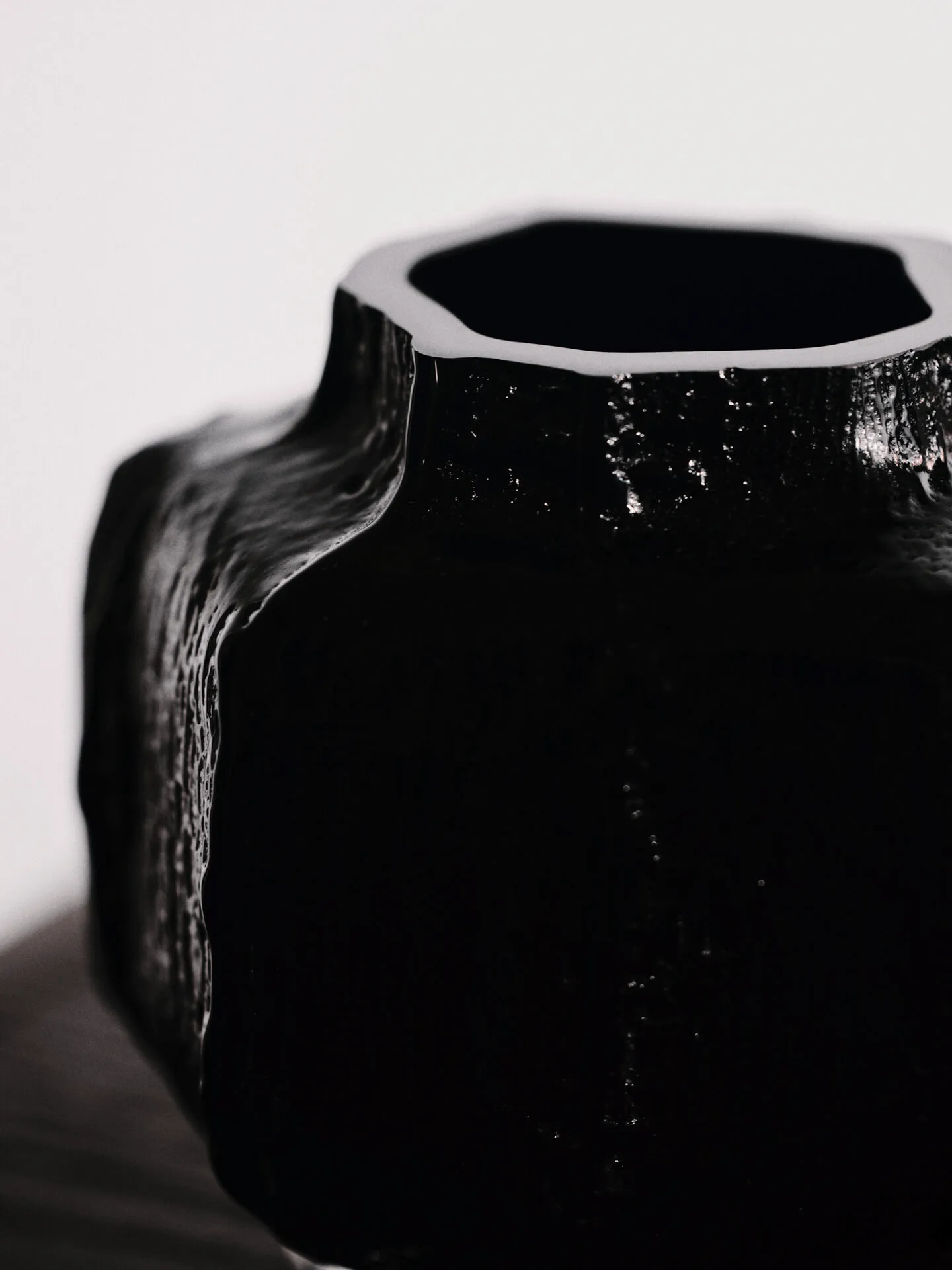 Mokuri vase, Noir, 30 cm Ferm Living