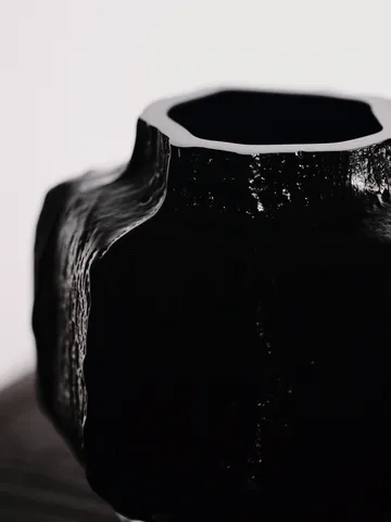 Mokuri vase - Noir, 30 cm - Ferm Living