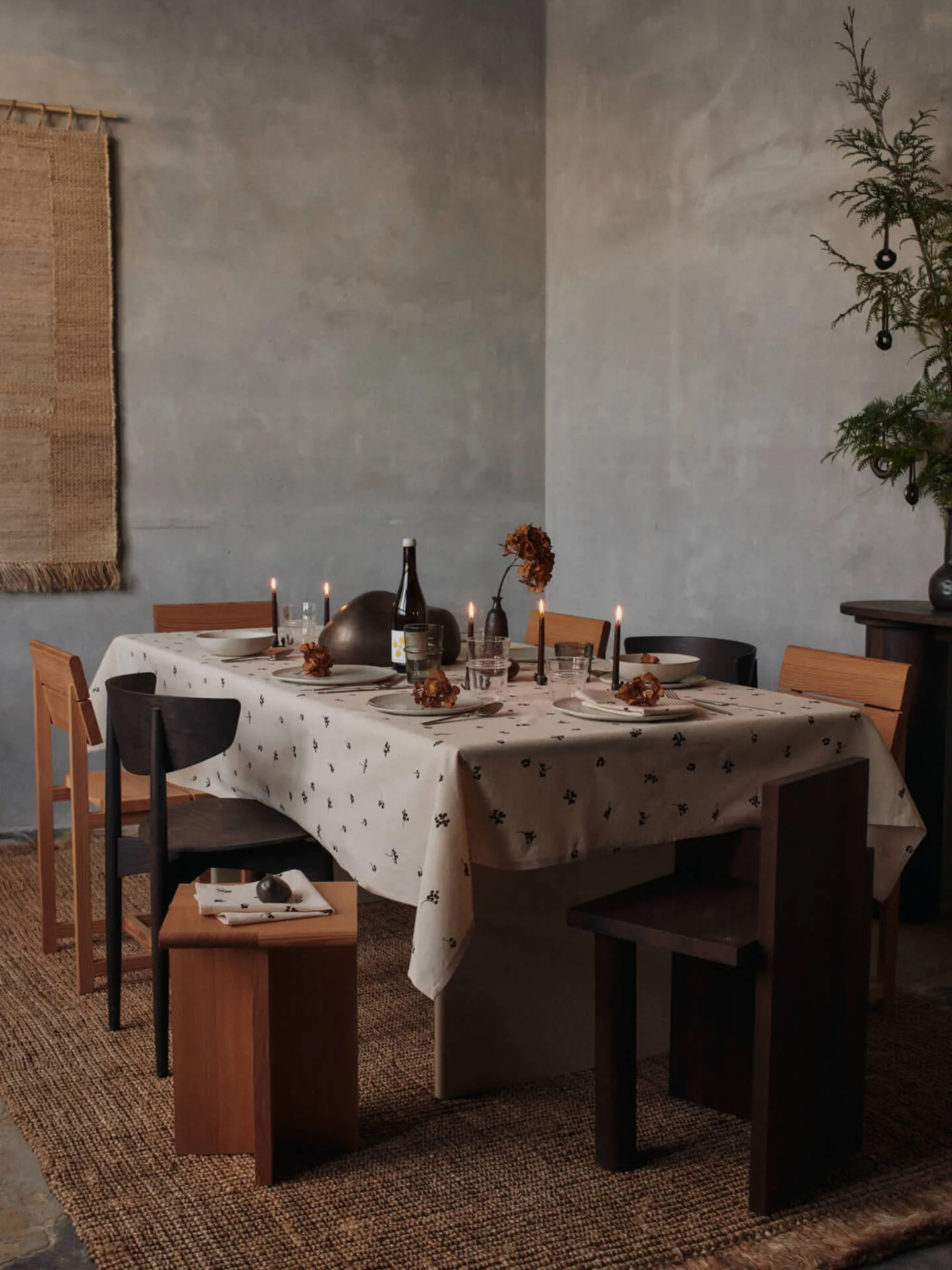 Nappe Baies 150x240 cm, Natural-dark chocolate Ferm Living