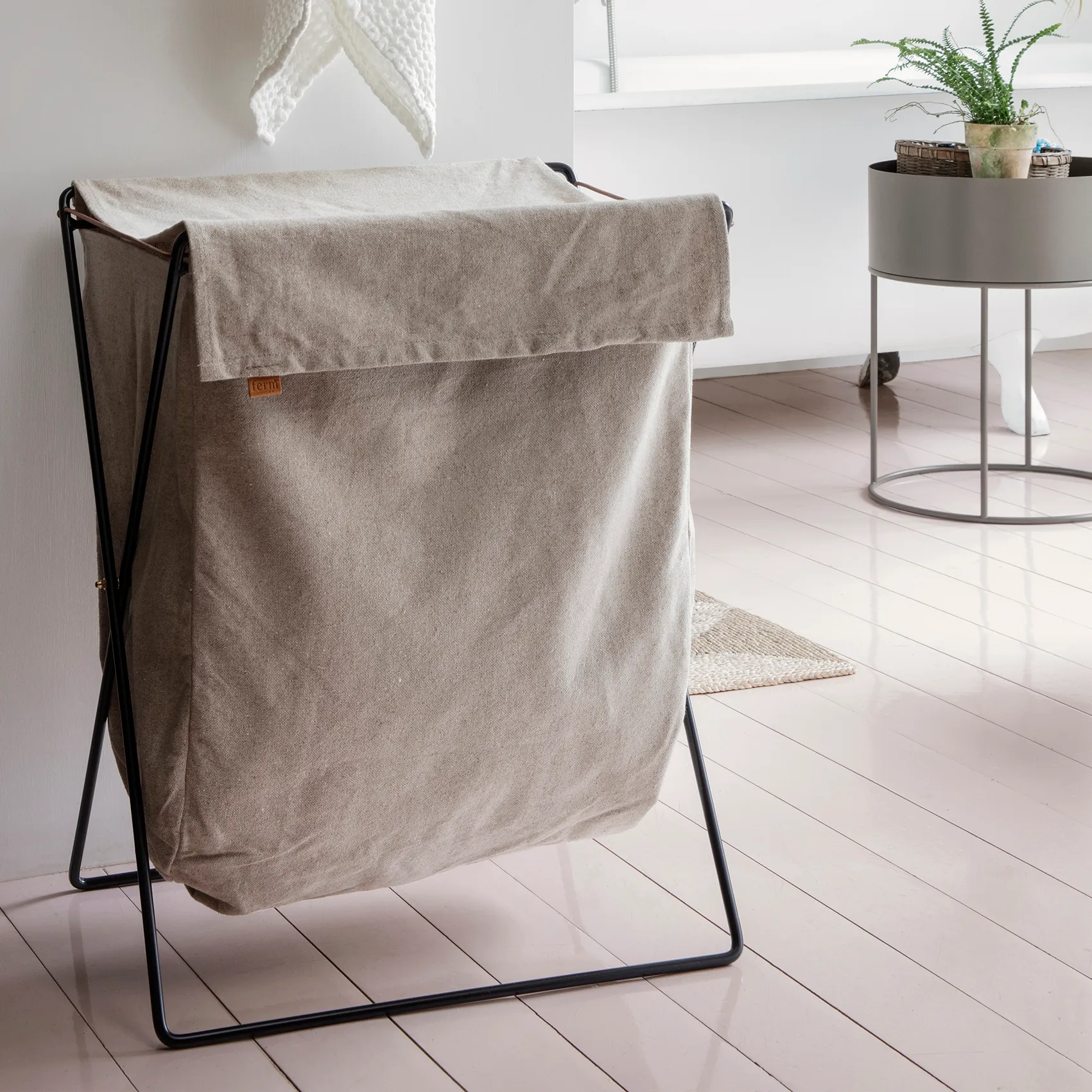 Panier à linge Herman, Noir Ferm Living