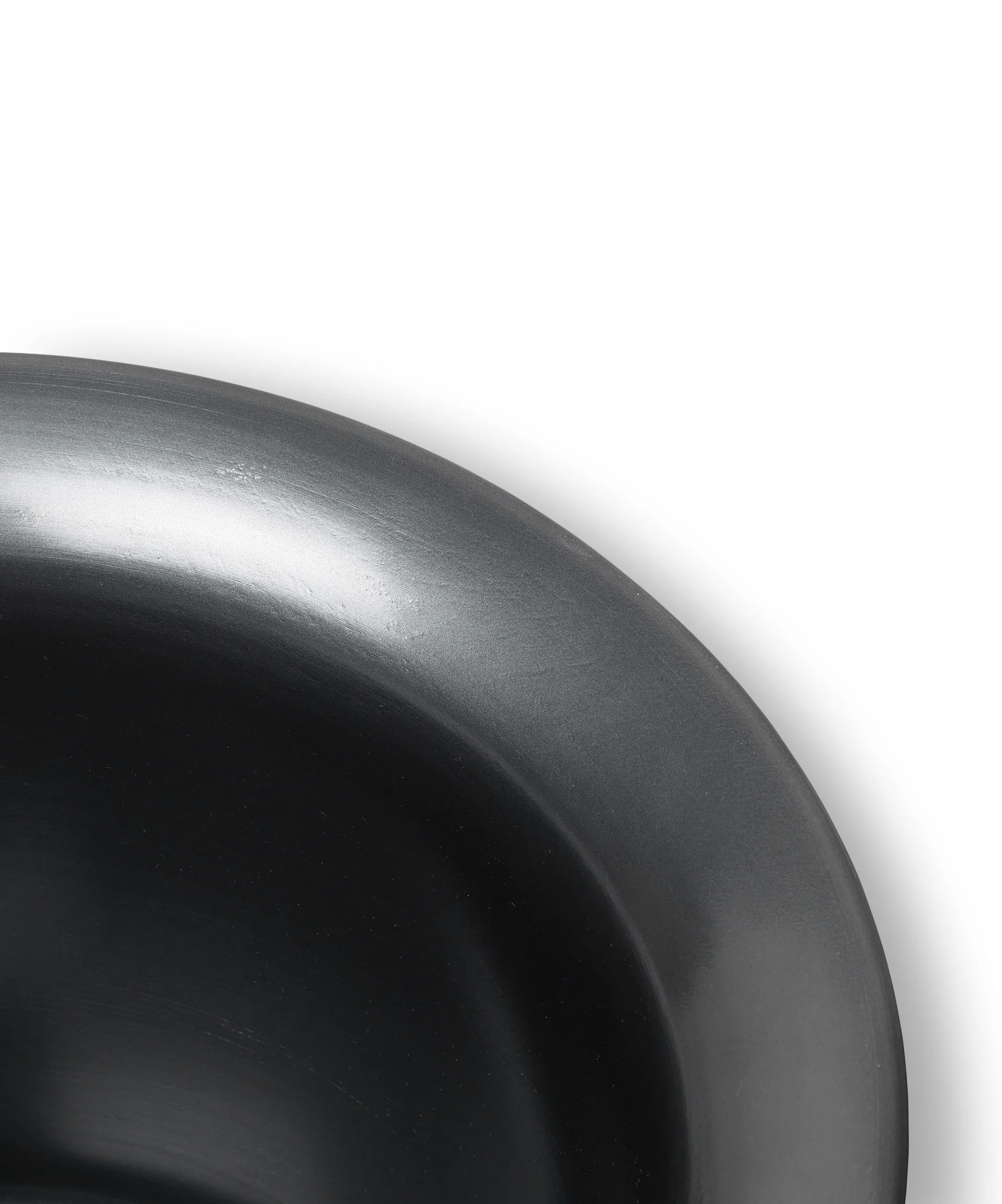 Panier en aluminium bas Spun Ø37 cm, Aluminium noirci Ferm Living