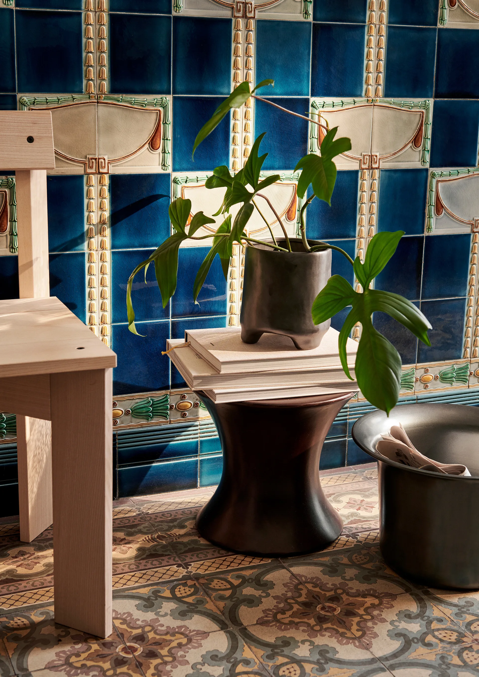 Panier en aluminium bas Spun Ø37 cm, Aluminium noirci Ferm Living