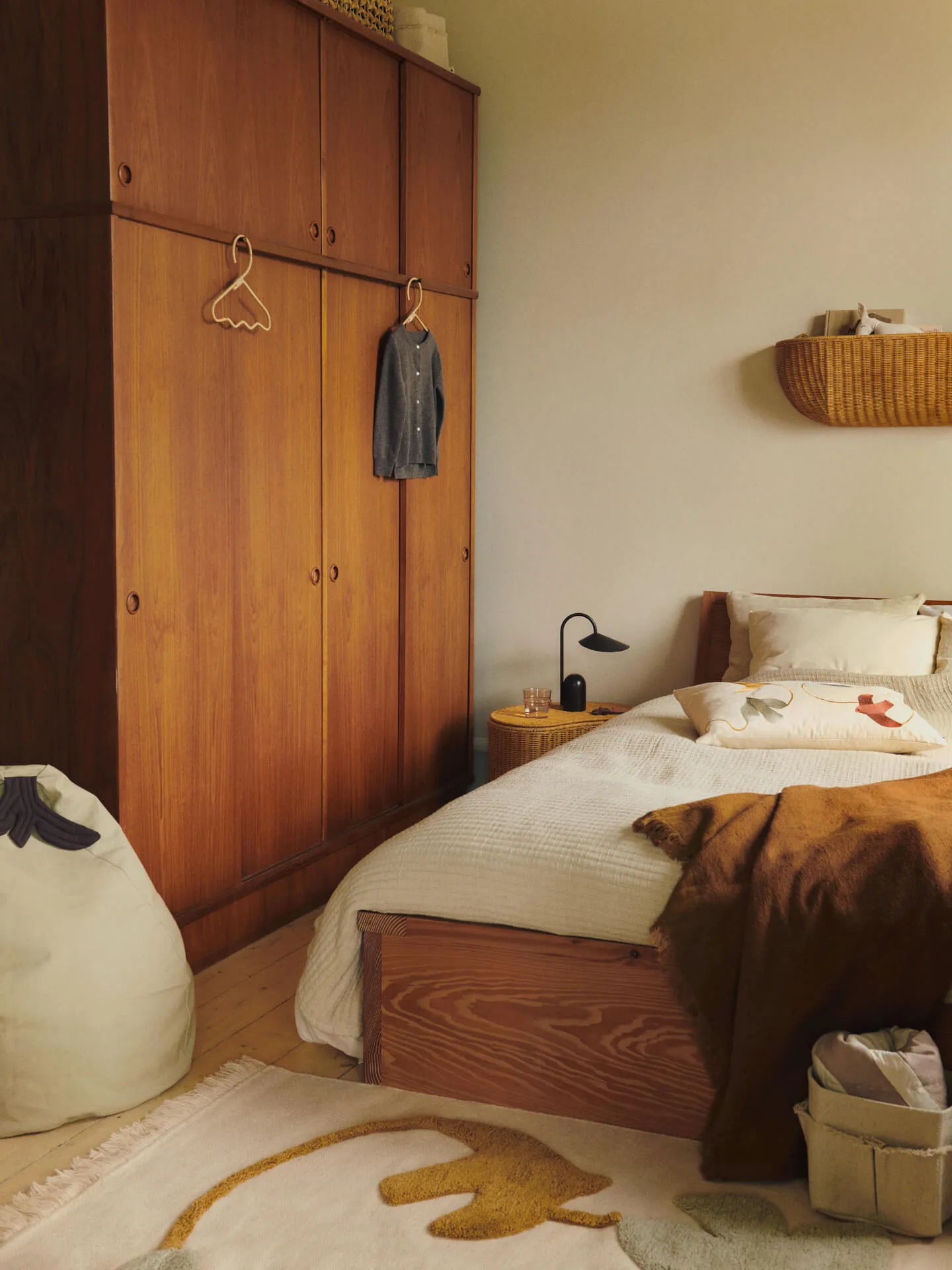 Panier mural Braided wall pocket 25x75 cm, Natural Ferm Living