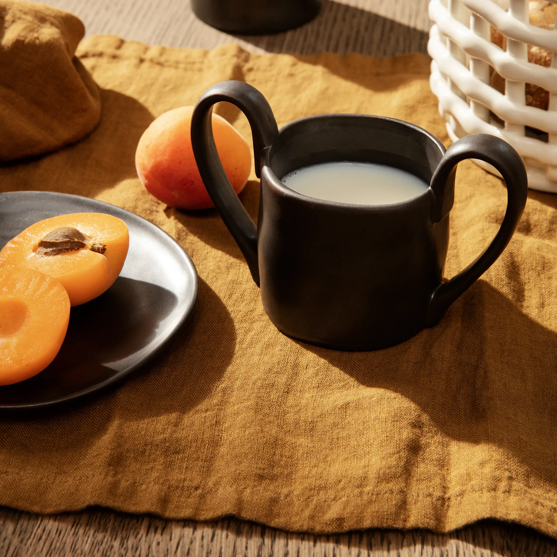 Petite assiette Flow 15 cm, Noir Ferm Living