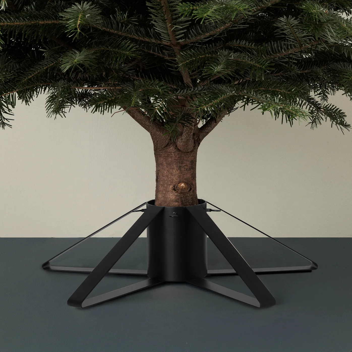 Pied pour sapin de Noël Ferm Living, Noir Ferm Living