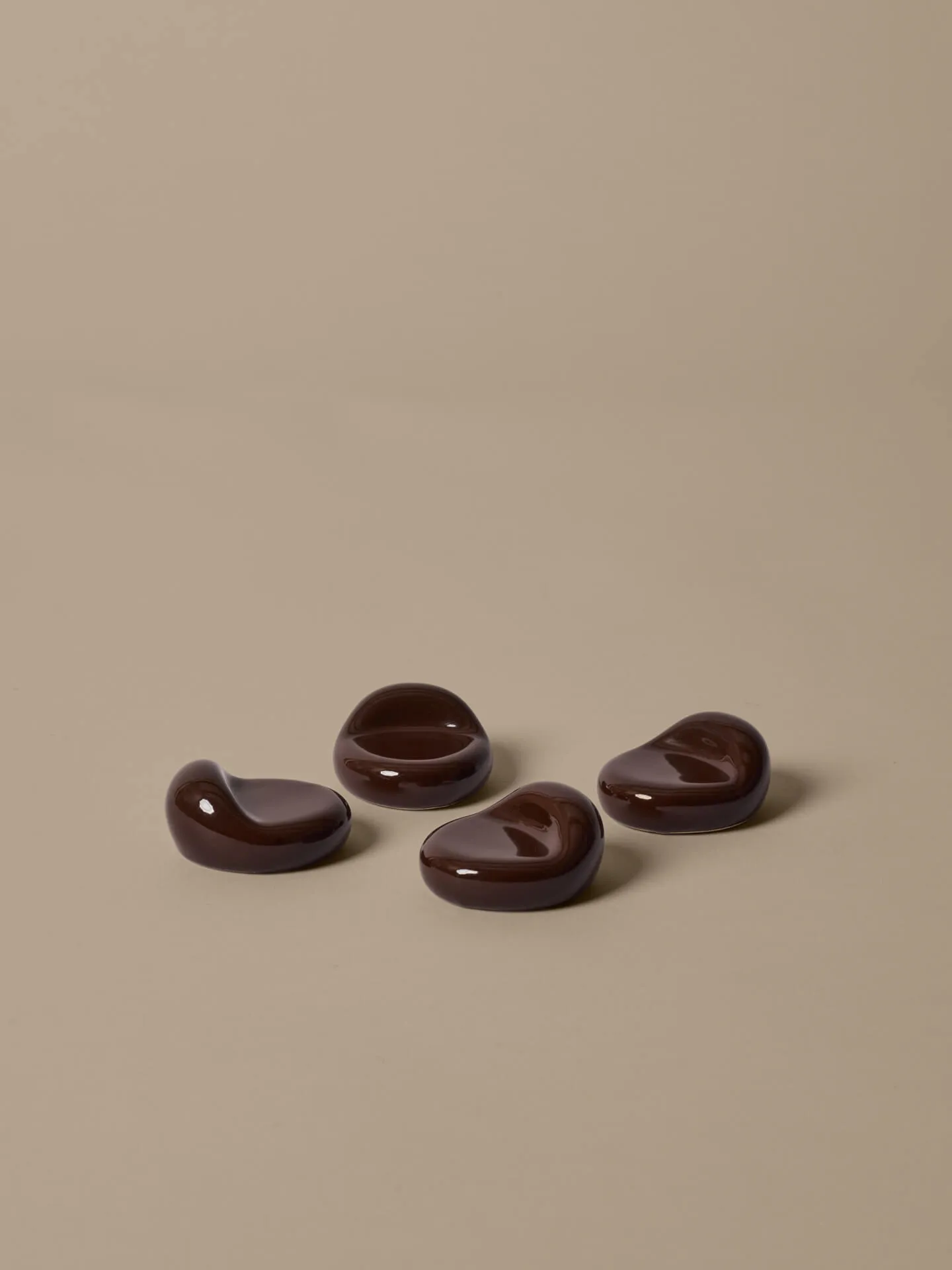 Pieds pour pot de fleurs Nube lot de 4, Carob brown Ferm Living