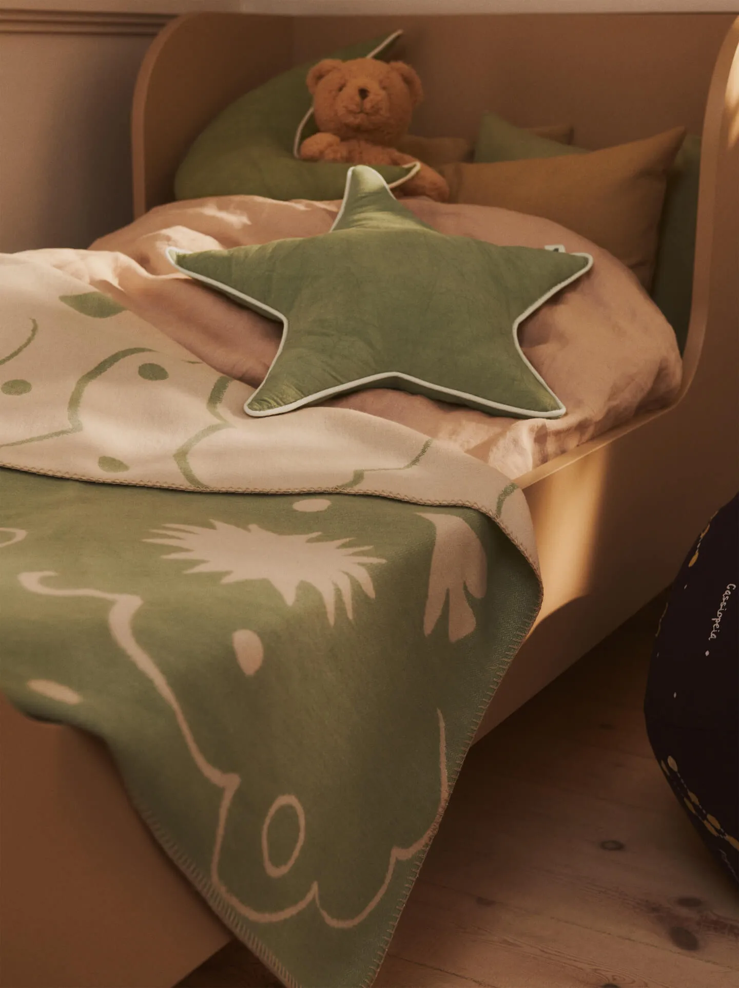 Plaid Skye, Tea green-parchment, 80x120 cm Ferm Living