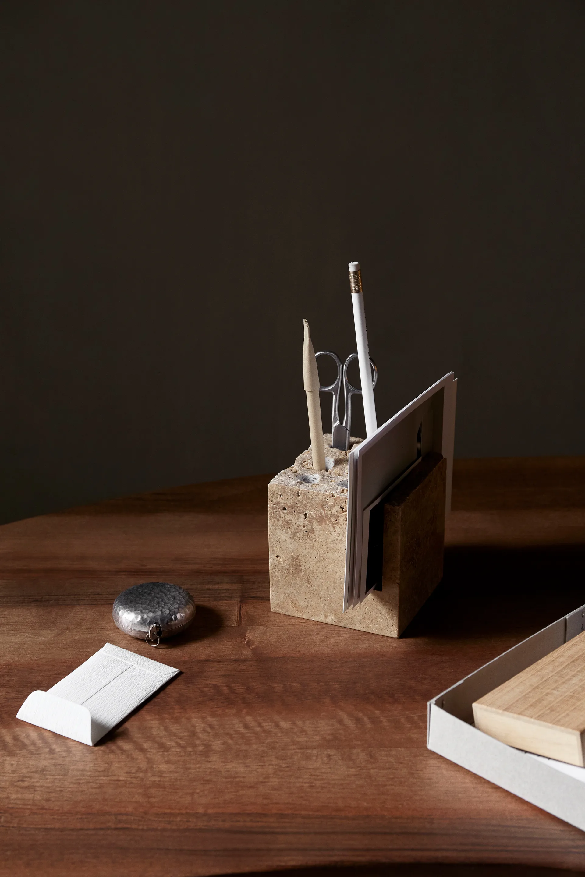 Porte-crayons Klint 9x9 cm, Beige travertin Ferm Living
