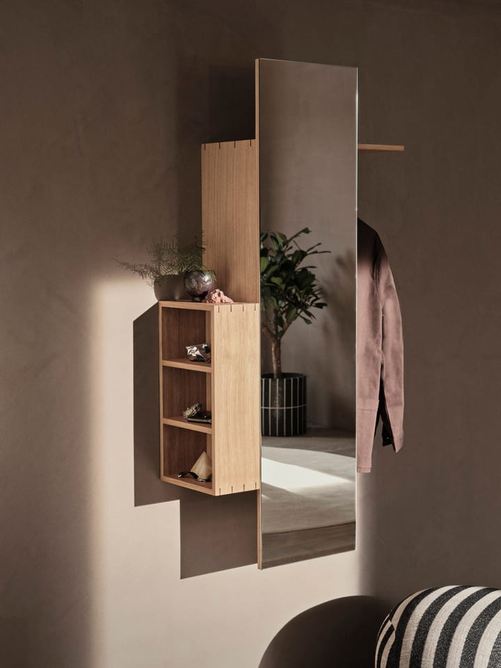 Porte-manteau avec miroir Bon hallway cabinet - Oiled Oak - ferm LIVING