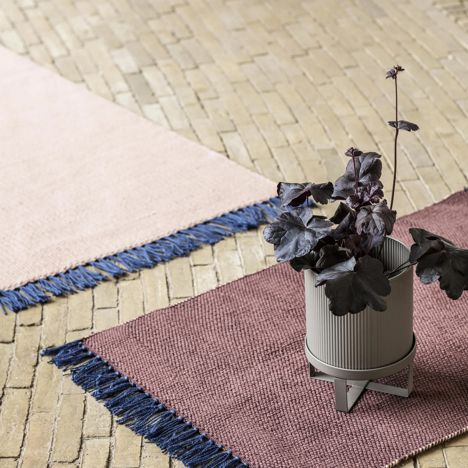Pot de fleur Bau petit Ø18 cm, gris Ferm Living