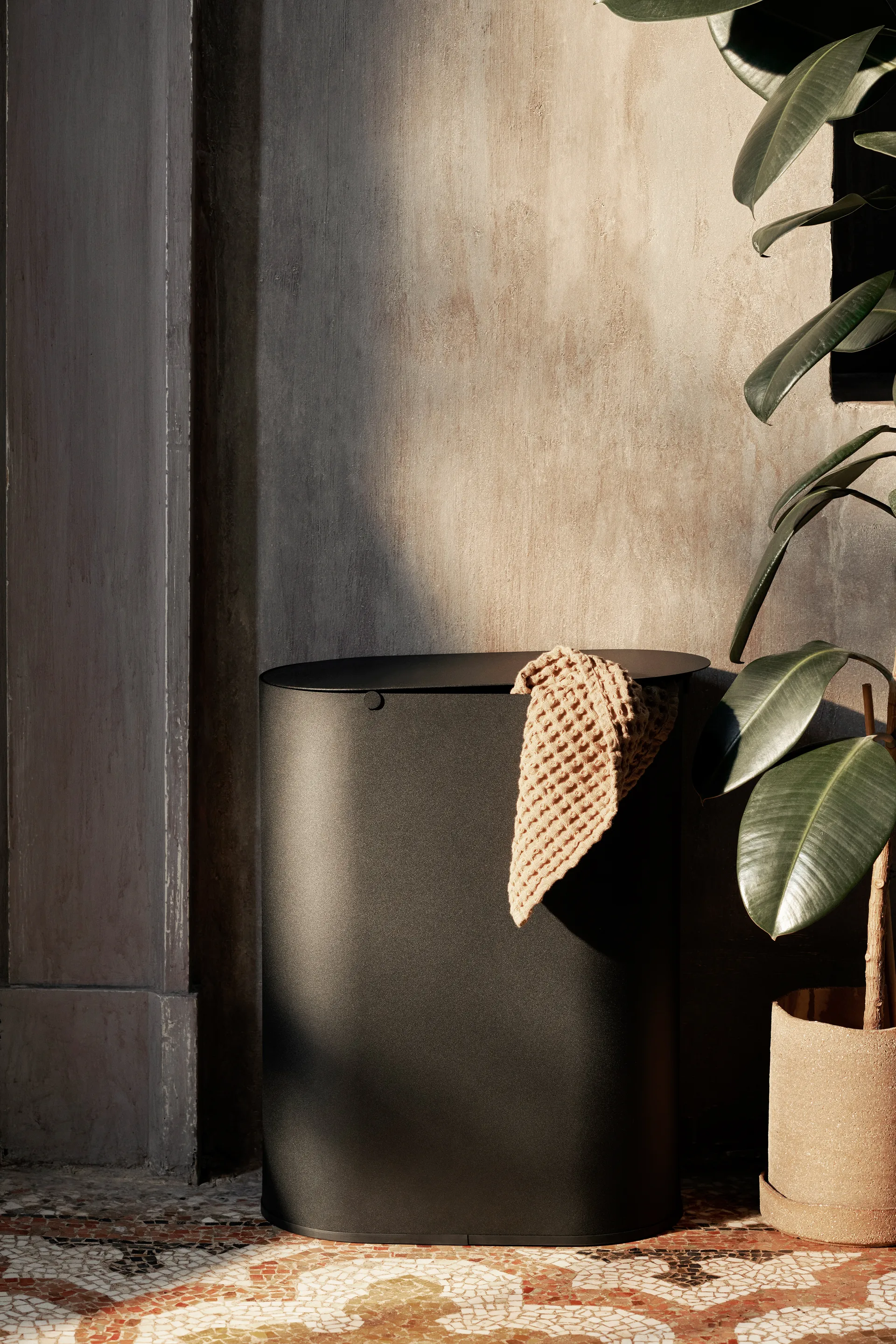 Poubelle Enkel medium, Black Ferm Living