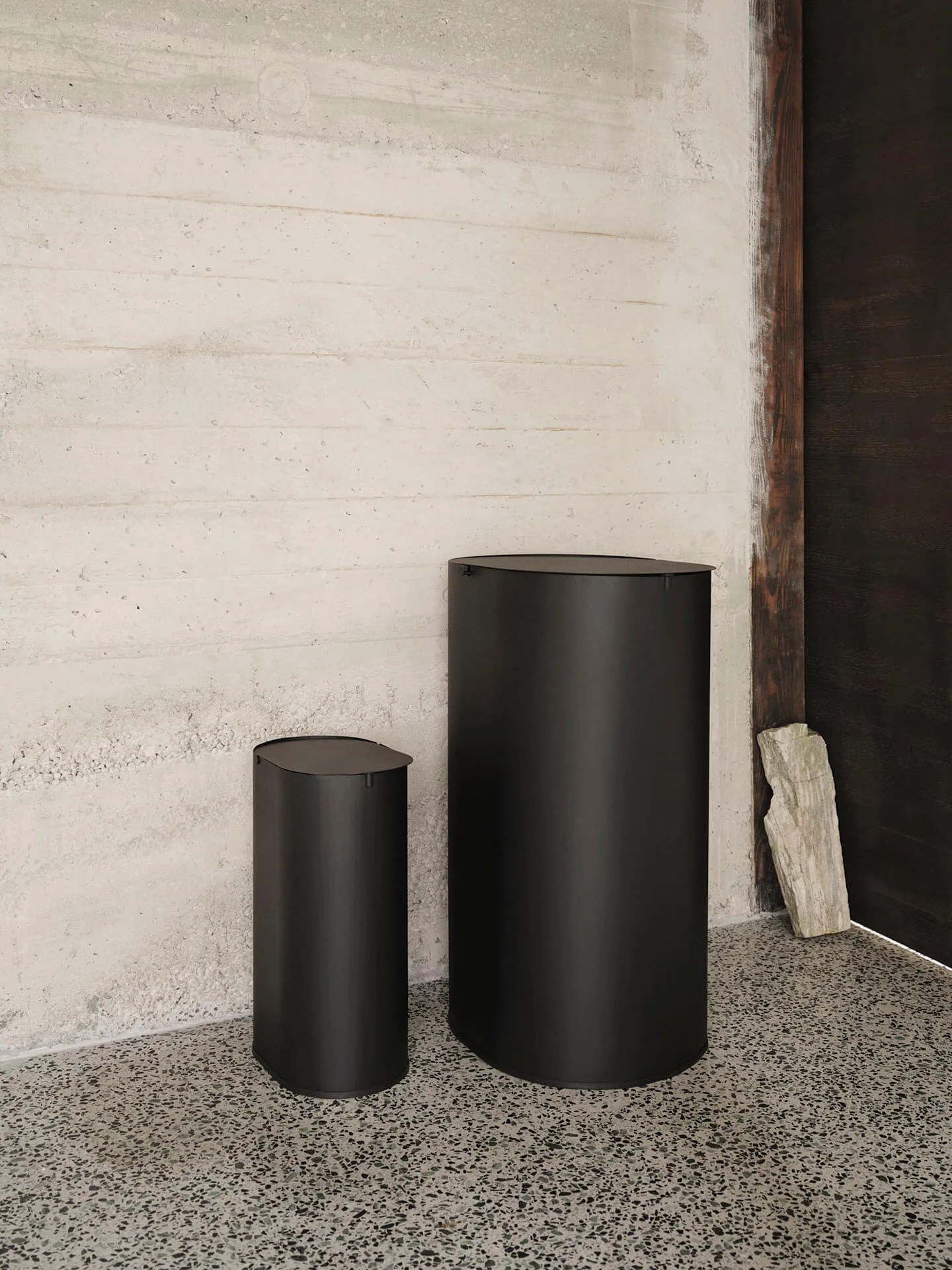 Poubelle Enkel small, Black Ferm Living