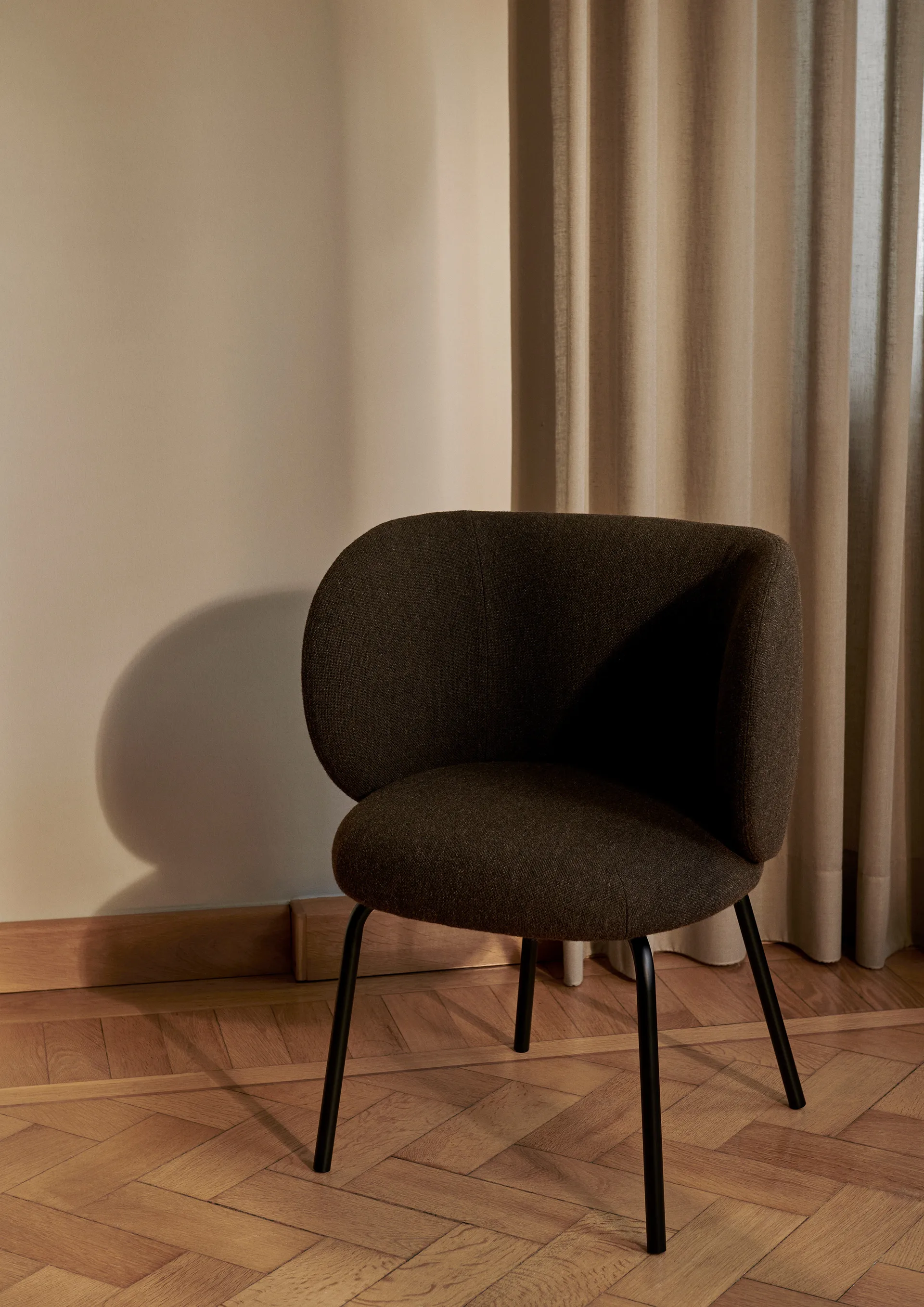 Rico dining chair hallingdal, Dark grey brown-black Ferm Living