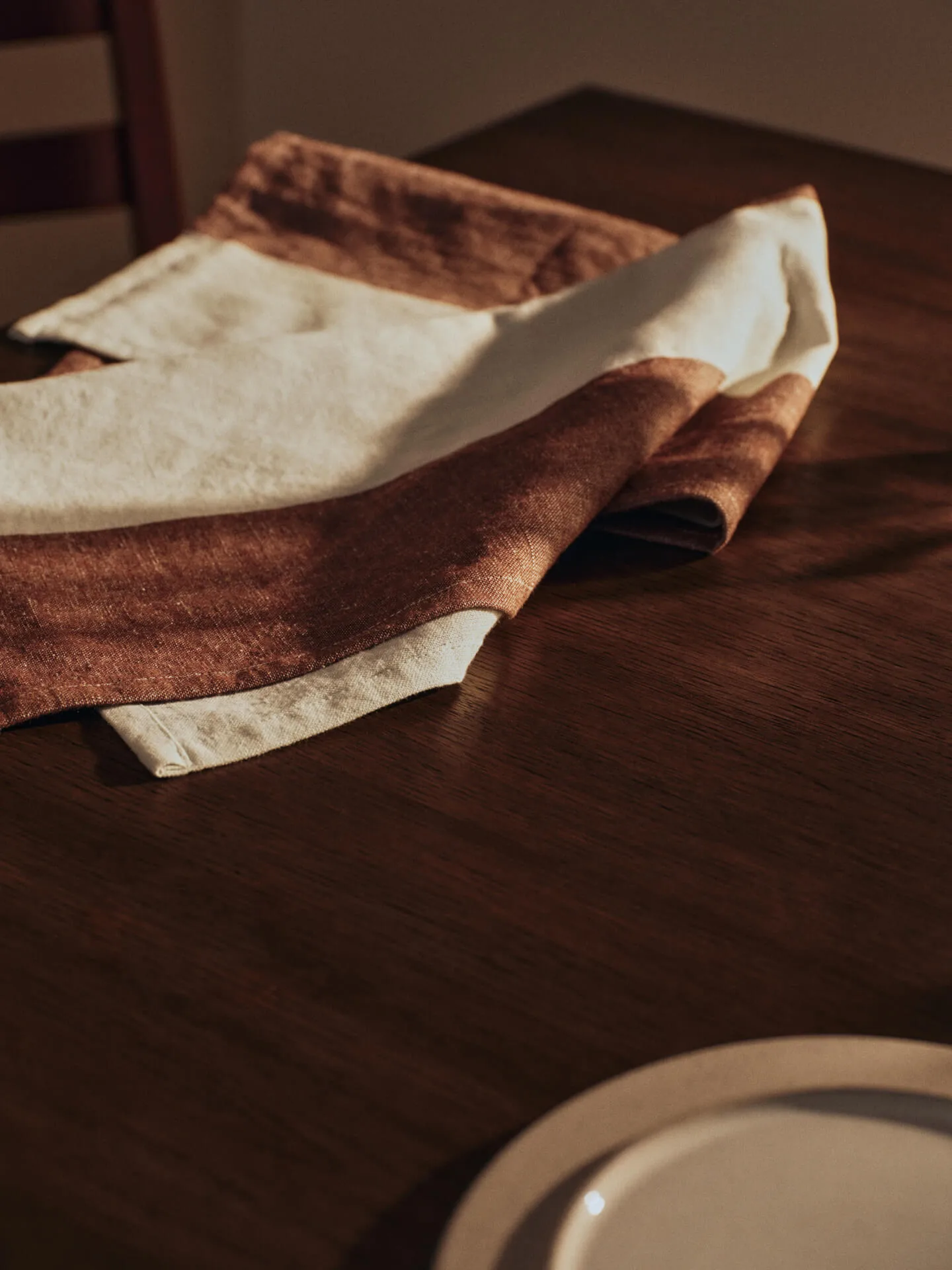 Serviette de cuisine Hale 50x70 cm, Chestnut-frosted lime Ferm Living