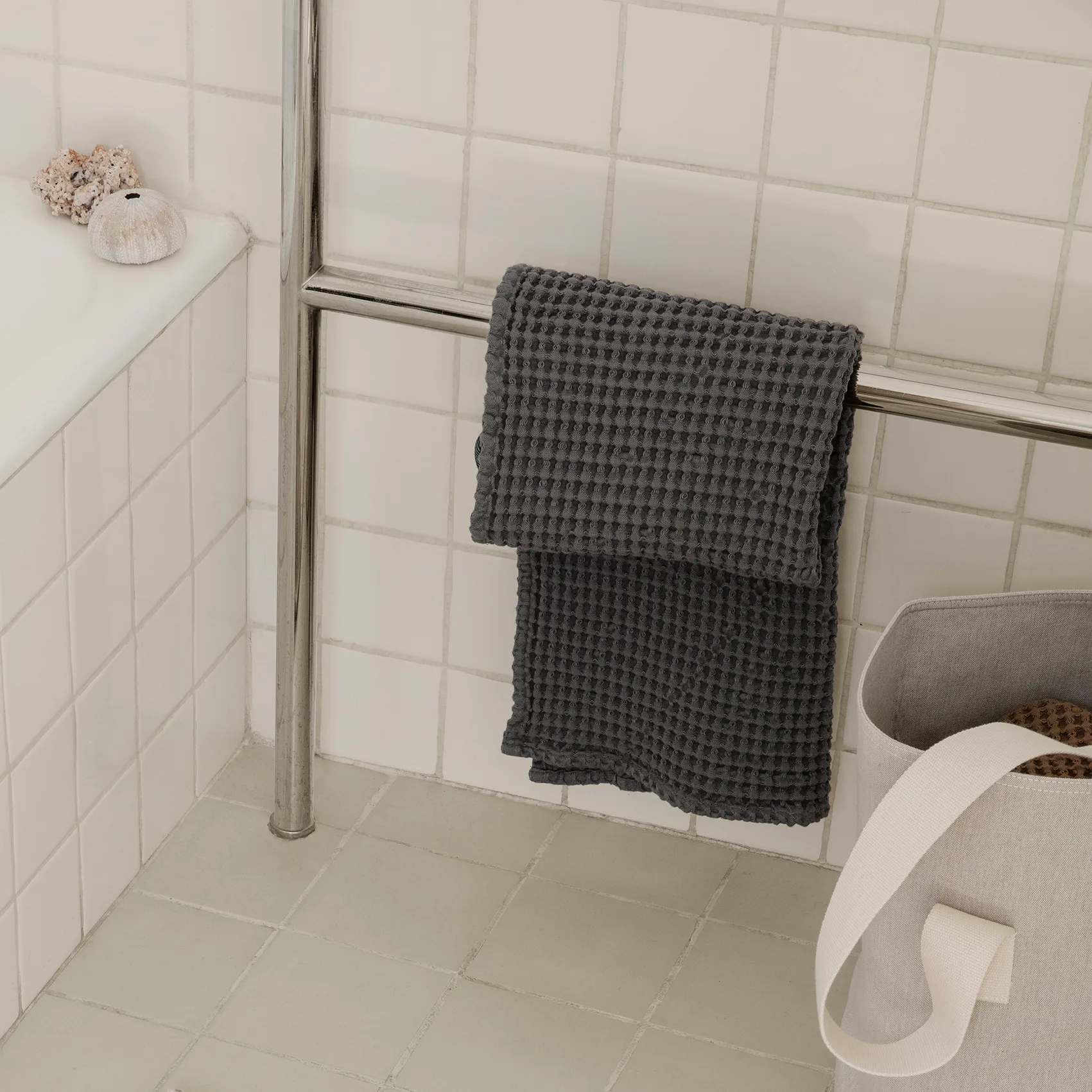 Serviette en coton écologique gris, 50x100 cm Ferm Living