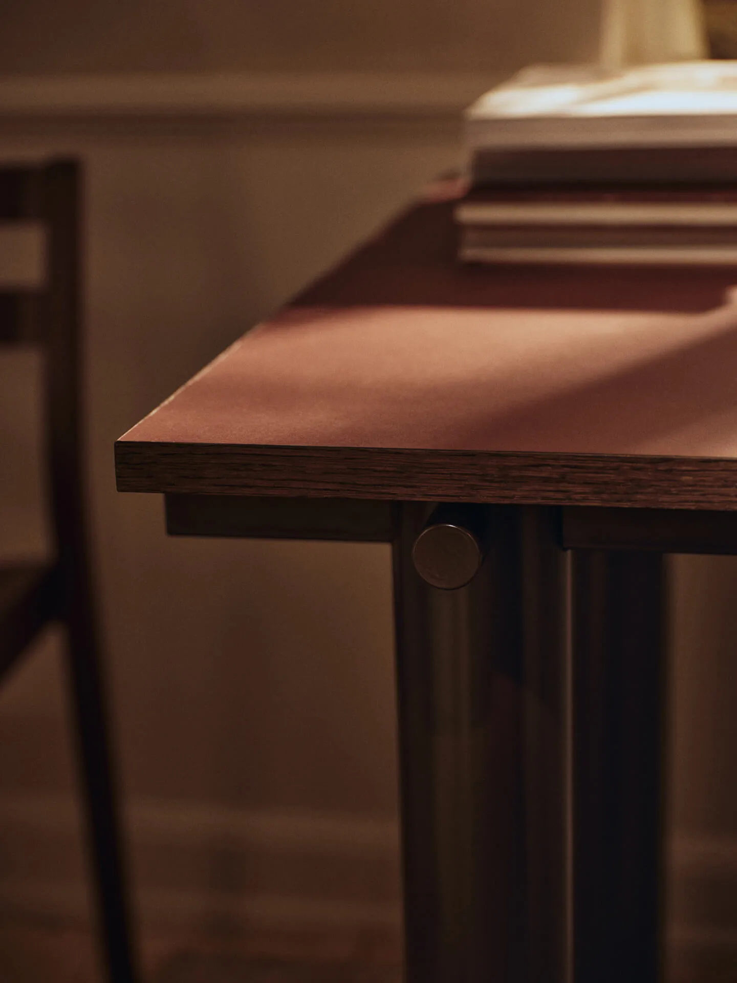 Table à manger Atura, Dark chocolate-burgundy, 90x160 cm Ferm Living