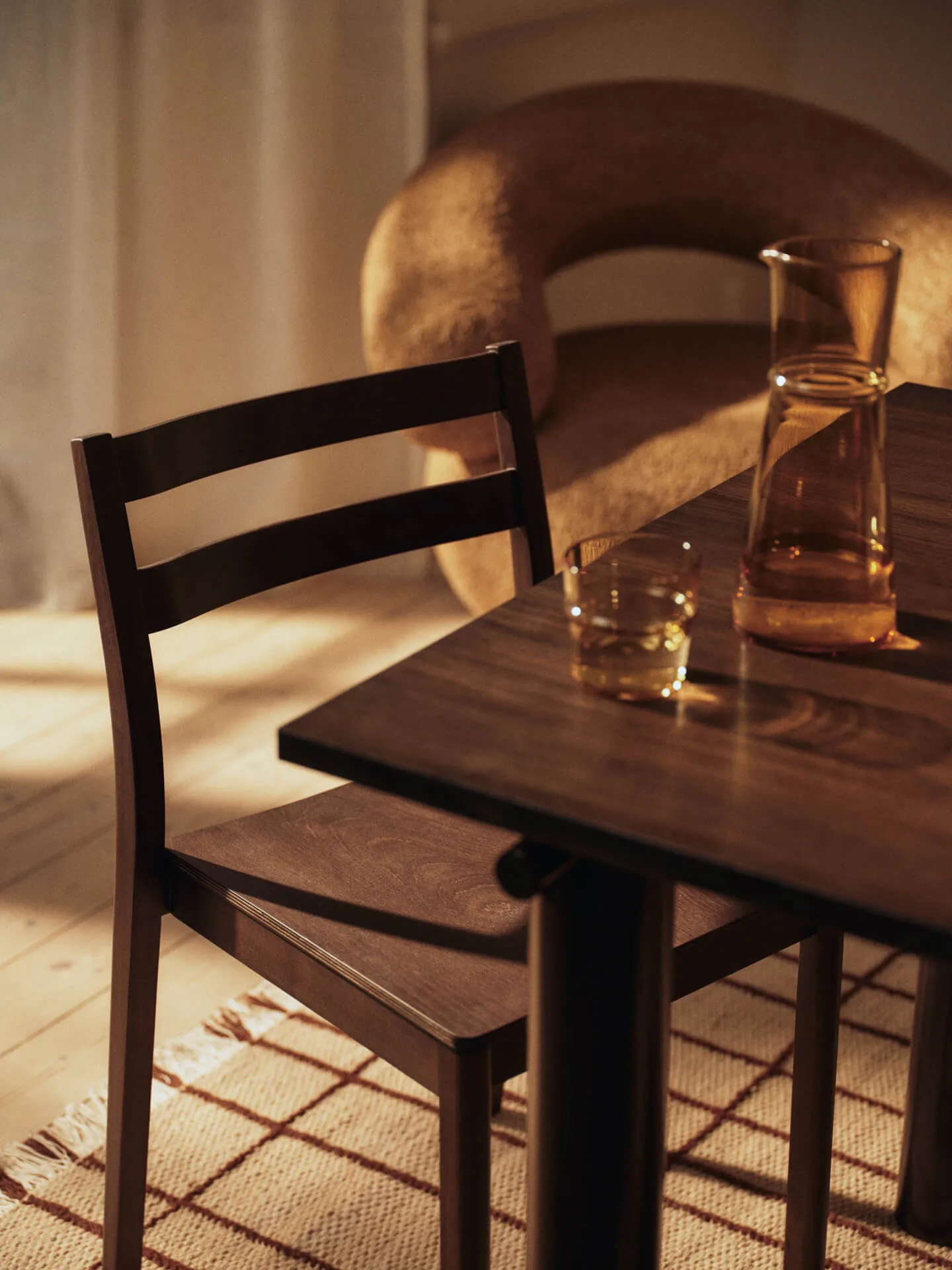 Table à manger Atura, Dark chocolate-chêne teinté foncé, 90x200 cm Ferm Living