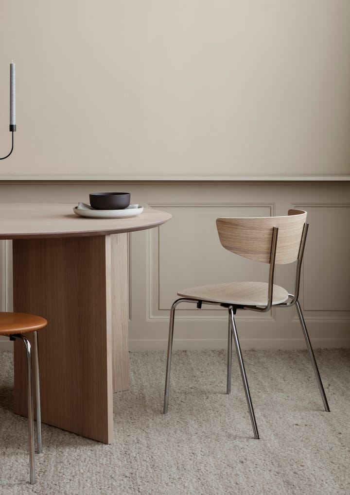 Table à manger Mingle ovale, oak natural veneer, pieds en angle chêne Ferm Living