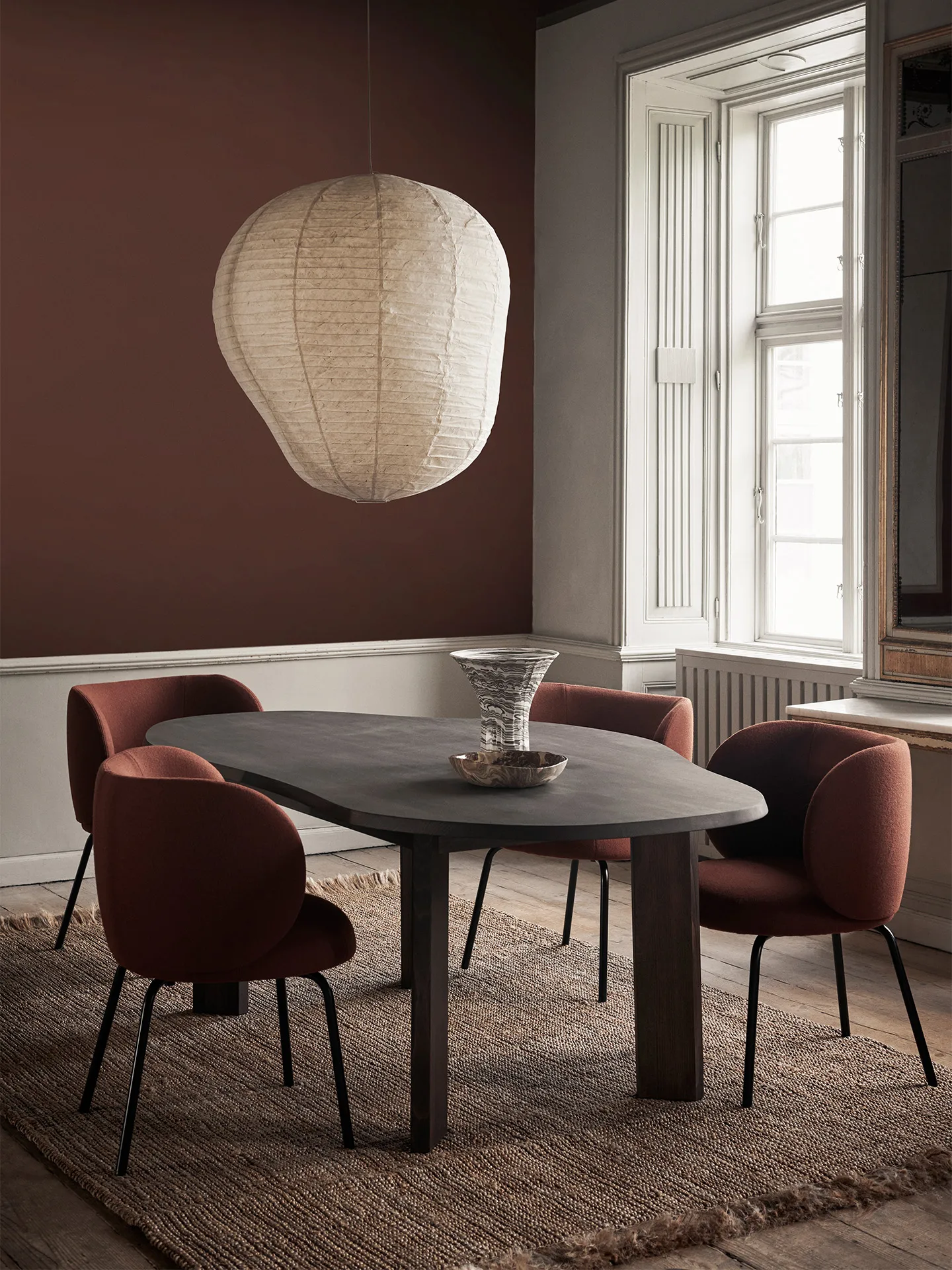Table à manger Tarn 118,5x220 cm, Bois de hêtre foncé teinté Ferm Living